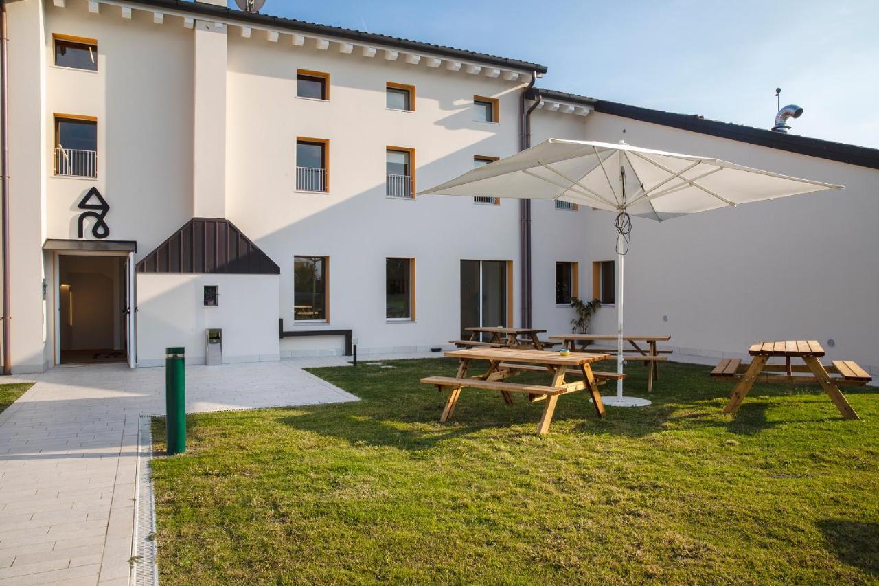 Nomad Hostel Treviso Exterior photo